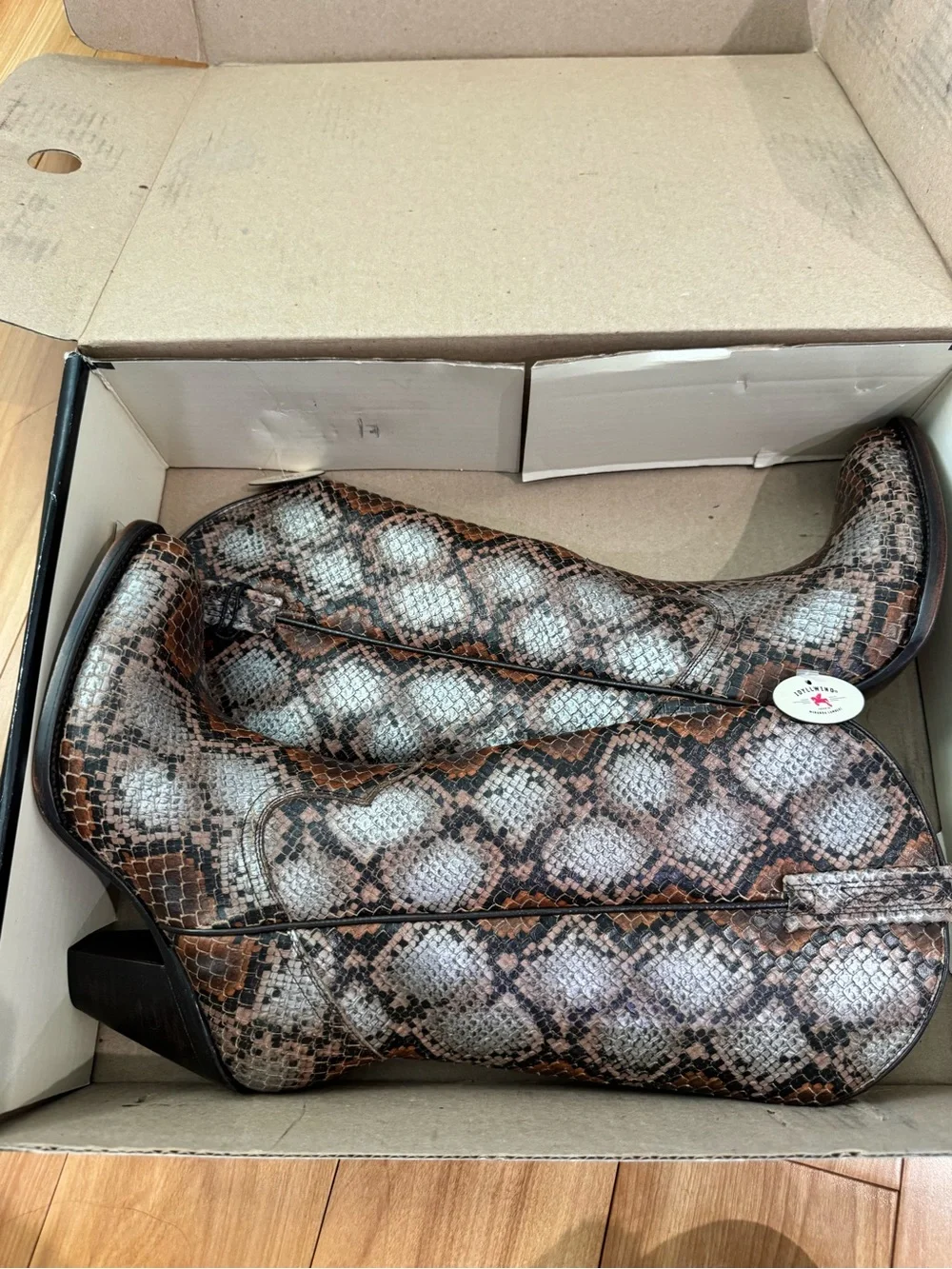 Idyllwind Cream Storage Box with Burgundy Pegasus Logo